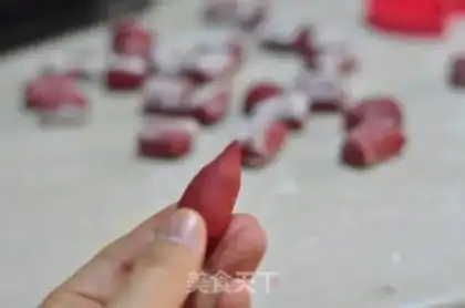 Make Red-tree buns step 6