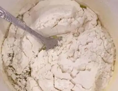 Make Homemade spinach steam cake step 2