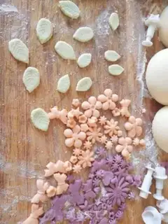 Make Flower buns step 4