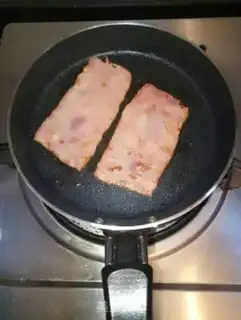 Make Egg pizza step 0