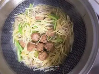 Make Potato silk meatballs step 4