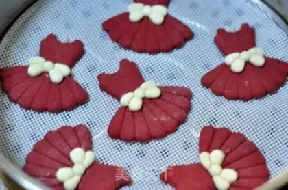 Make Little dress buns step 5
