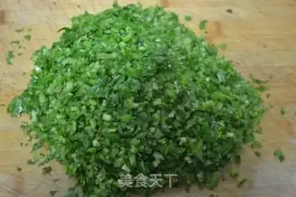 Make Celery shrimp dumplings step 2