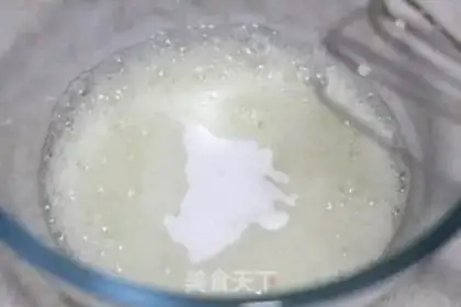 Make Christmas cream birthday cake step 6