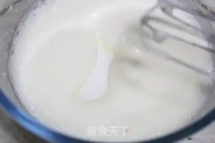 Make Christmas cream birthday cake step 7