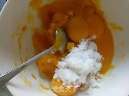 Make Chifeng pumpkin cake step 1