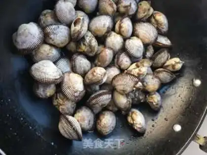 Make Sweat the clams step 1