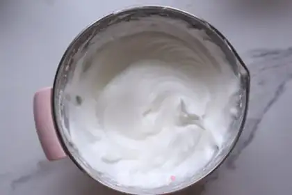 Make Christmas stake cake roll step 10