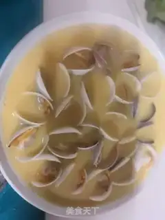 Make Cracking eggs step 2
