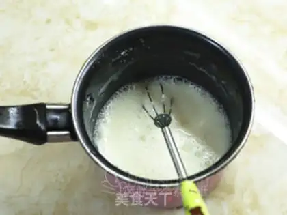 Make The soup is made of garlic step 0