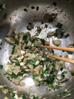 Make Seafood omelet salad step 0