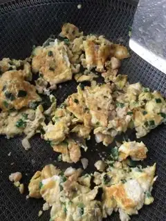 Make Seafood omelet salad step 7