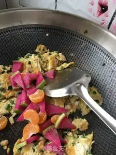 Make Seafood omelet salad step 12