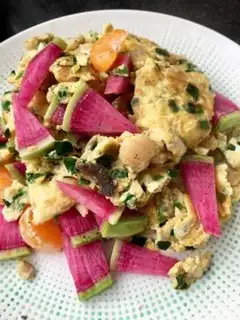 Make Seafood omelet salad step 13