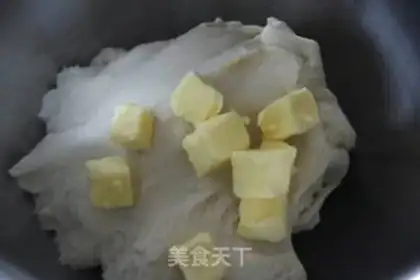 Make The classic Hong Kong pineapple bag step 3