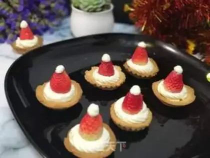 Make Sweet Christmas Hat Tower step 16