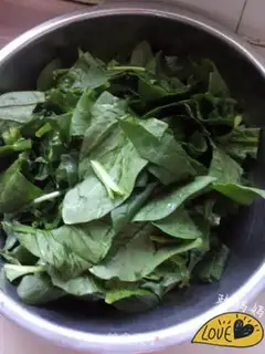 Make Meat-ding spinach soup step 1