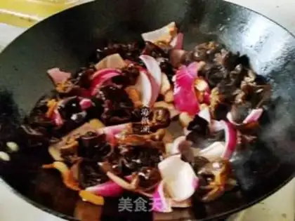 Make Onions, black-mucked meat step 5