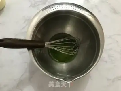 Make Mini Christmas tree cake step 1