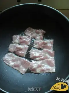 Make Bacon moth roll step 0