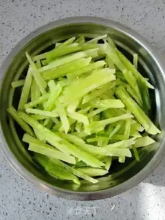 Make Blue radish crotch soup step 0