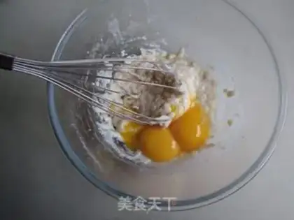 Make Christmas root cake step 2