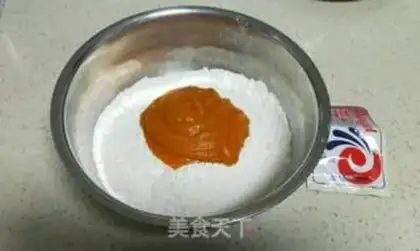 Make Two-coloured clouds and buns step 0