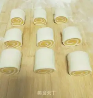 Make Two-coloured clouds and buns step 9