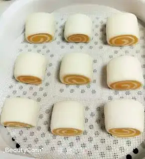 Make Two-coloured clouds and buns step 11