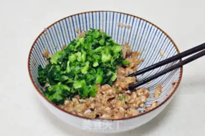 Make A green pork dumpling step 6