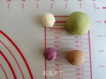 Make Christmas buns step 3