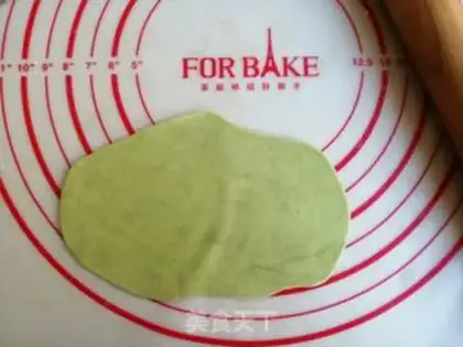 Make Christmas buns step 4