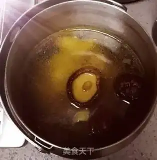 Make Yellow wine and chicken soup step 0