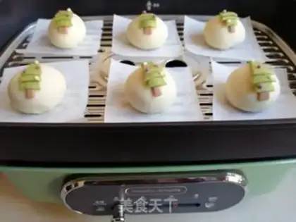 Make Christmas buns step 7