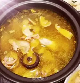 Make Yellow wine and chicken soup step 4
