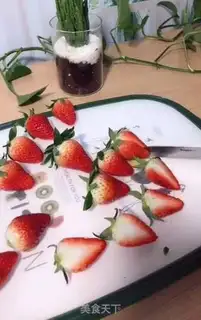 Make Strawberry cream cake step 3