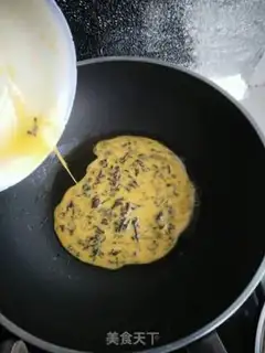 Make Scrambled eggs step 3