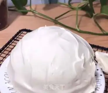 Make Strawberry cream cake step 9