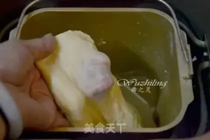 Make Christmas chocolate ring bread step 2