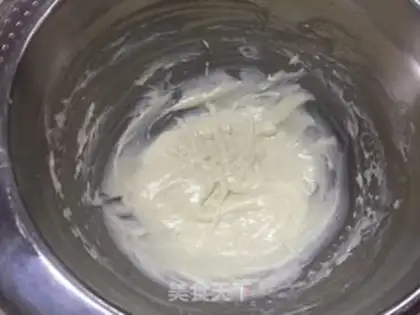 Make Santa cake step 1