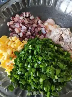 Make Cream-cream shrimp crawling with a pickle step 3