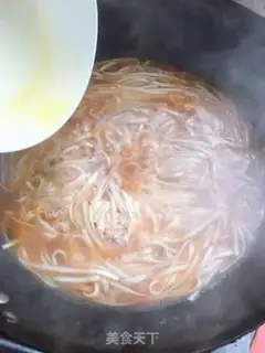 Make Tomato egg noodles step 5