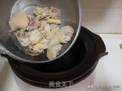 Make Red-tree chicken soup step 2