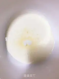 Make Strawberry cream snowman step 0