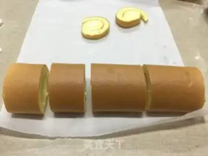 Make Santa cake step 17