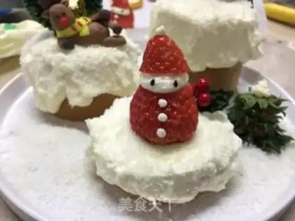 Make Santa cake step 18