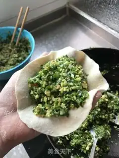 Make Eggs and shrimp pie step 8
