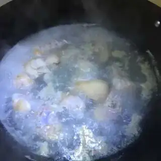 Make Pork hoof soup step 2