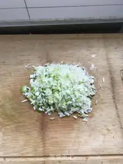 Make A lamb onion pie step 1