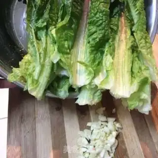 Make Garlic leaves step 0